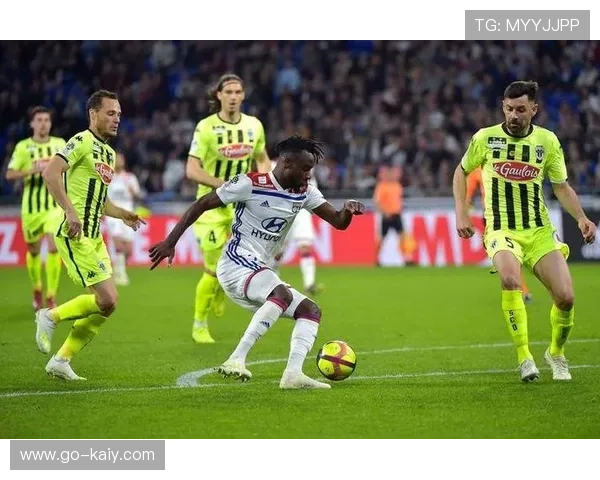 拉卡泽特欲破魔咒,里昂对阵图卢兹关键战