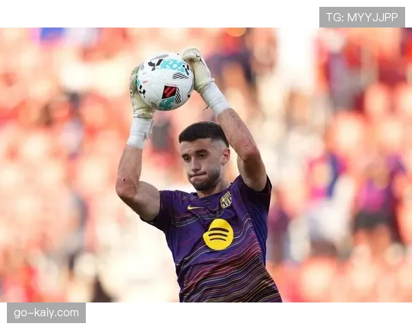 巴萨后卫埃里克·加西亚直红罚下，十人作战无力回天止步八强